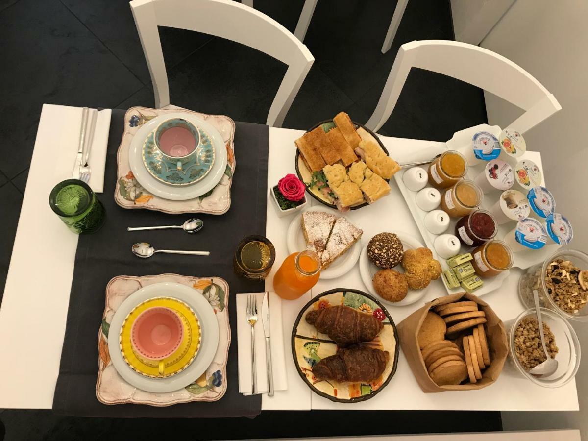 B&B Via Roma 25 Arezzo Bagian luar foto