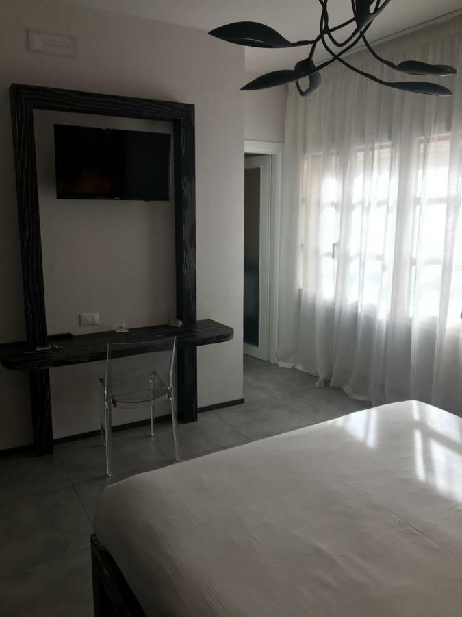 B&B Via Roma 25 Arezzo Bagian luar foto